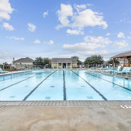 Long Stay Only Cibolo Getaway Pool Air Hockey Exterior photo