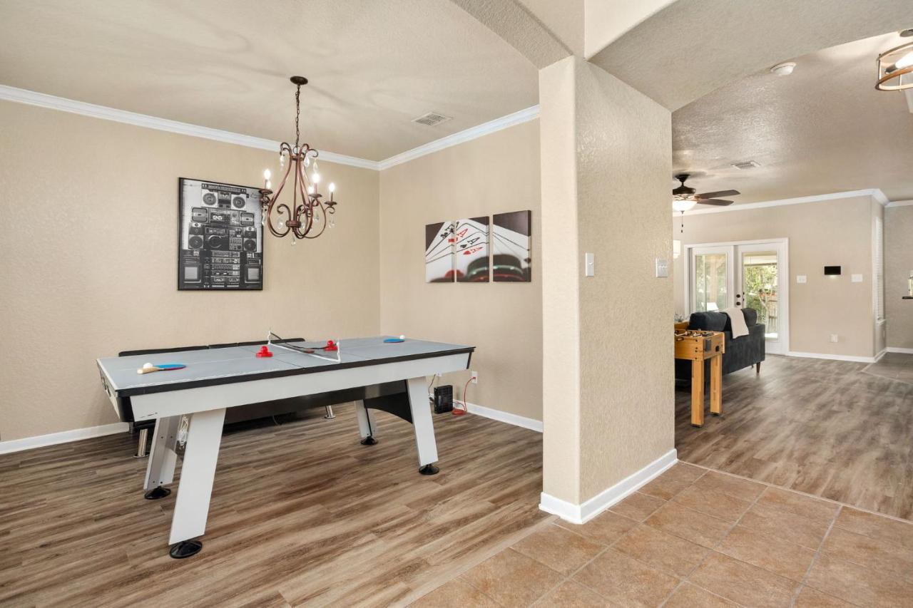 Long Stay Only Cibolo Getaway Pool Air Hockey Exterior photo
